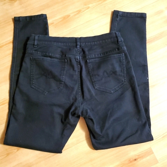 New York & Co. Women's Low Rise Jean Leggings - Picture 2 of 6